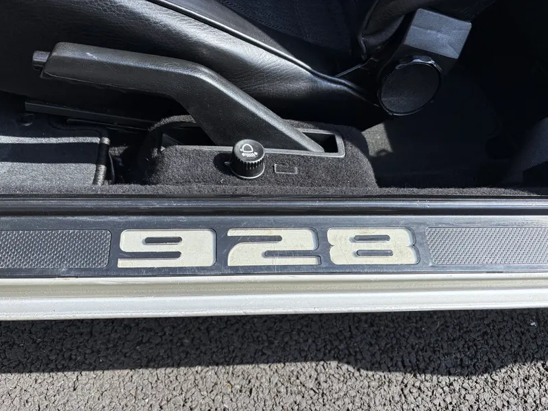 Porsche 928 9