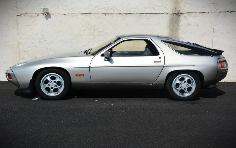 Porsche 928 8