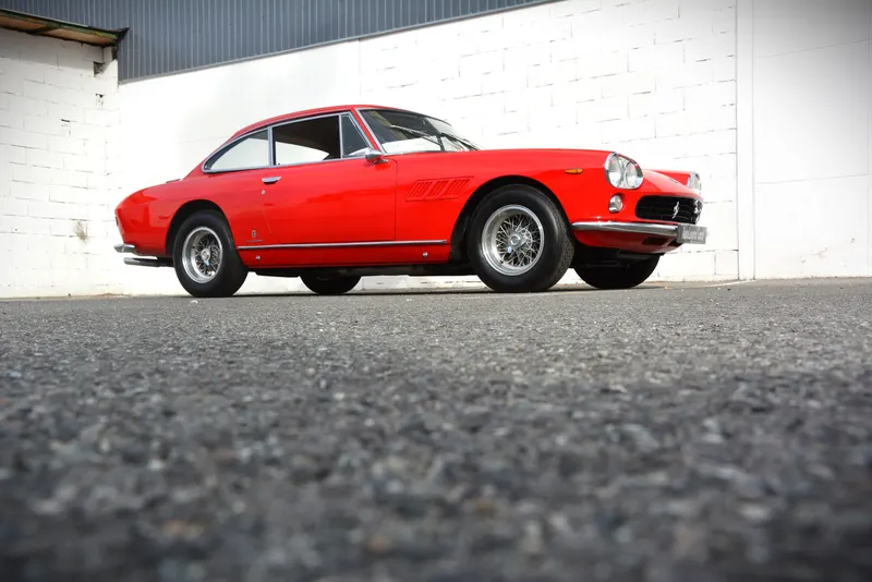 Ferrari 330 GT 2+2 5