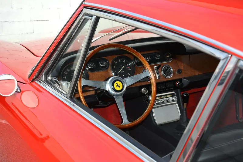 Ferrari 330 GT 2+2 13