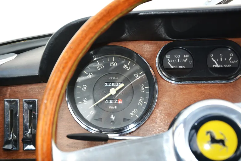 Ferrari 330 GT 2+2 14