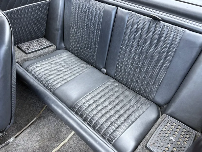 1200S Coupé Bertone 16