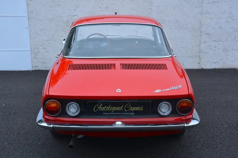 1200S Coupé Bertone 10