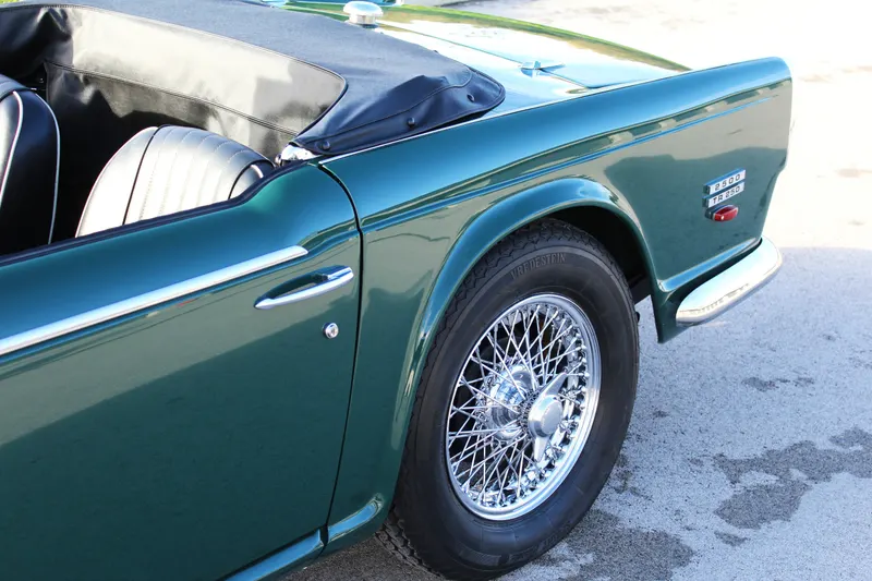 Triumph TR250 18