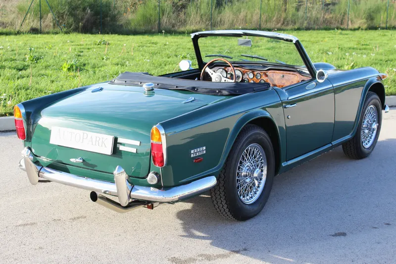 Triumph TR250 12