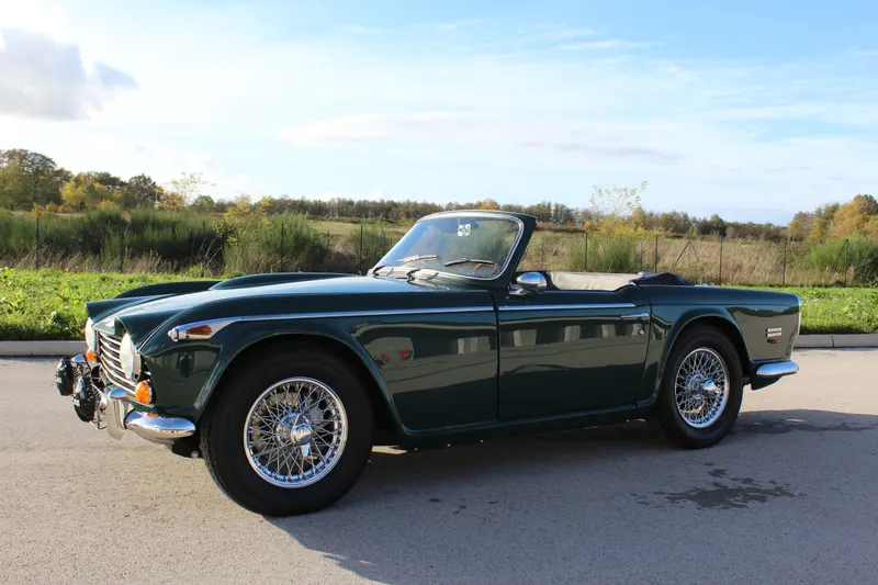 Triumph TR250 4
