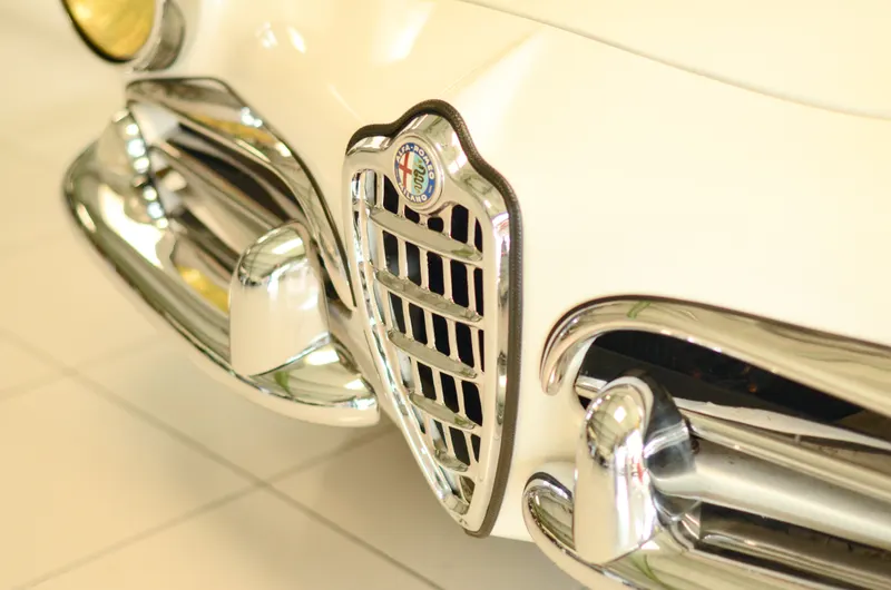 Alfa Romeo Giulia Spider 1600 12