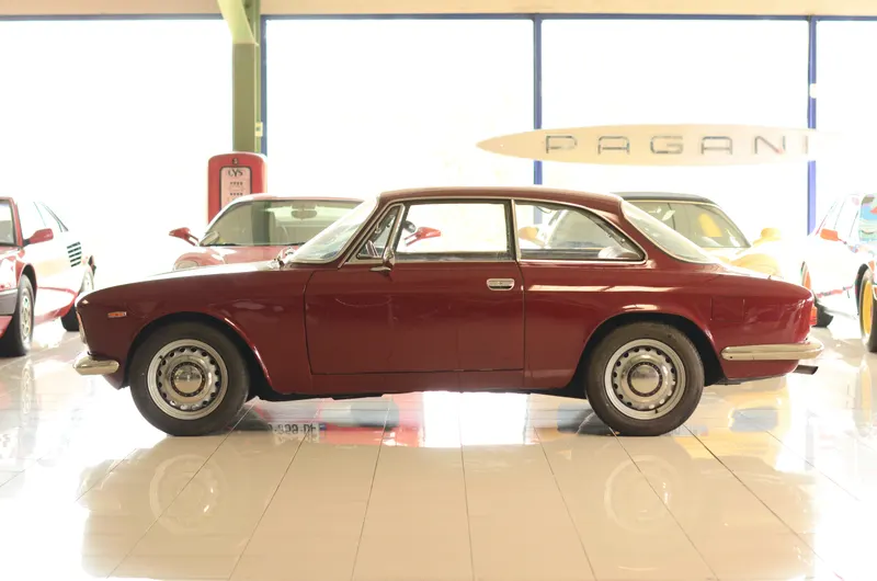 Alfa Romeo GT 1300 Junior Scalino 2