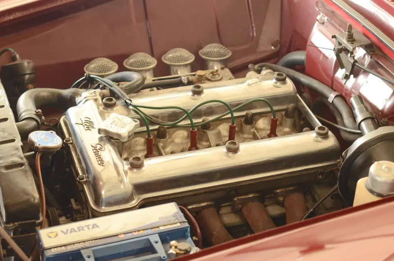 Alfa Romeo GT 1300 Junior Scalino 9