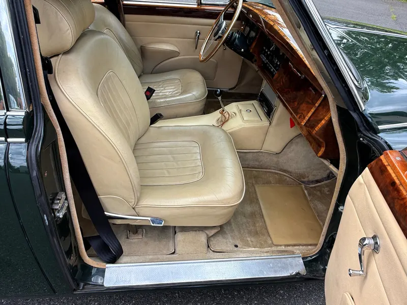 Jaguar MKII 3.8 21