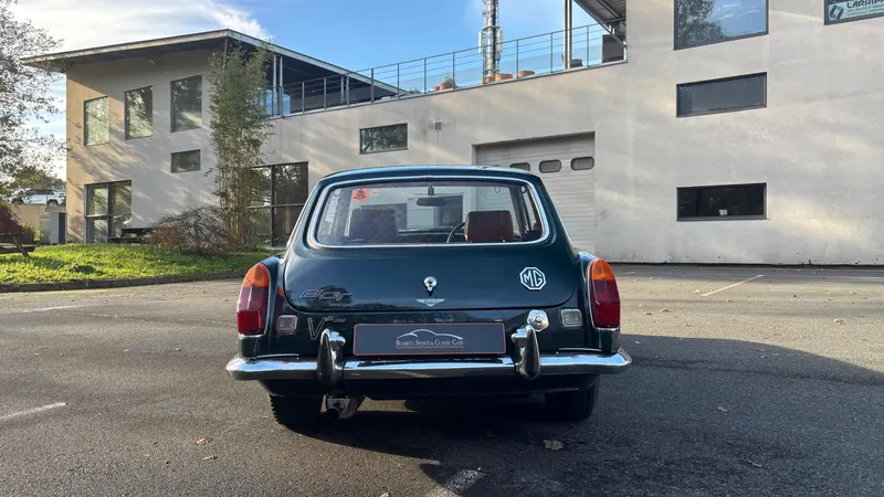 MG B GT V8 Costello 6