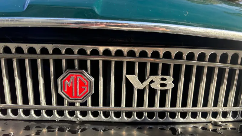 MG B GT V8 Costello 11
