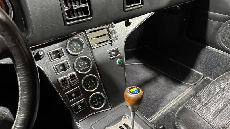 De Tomaso Pantera Push Button 17