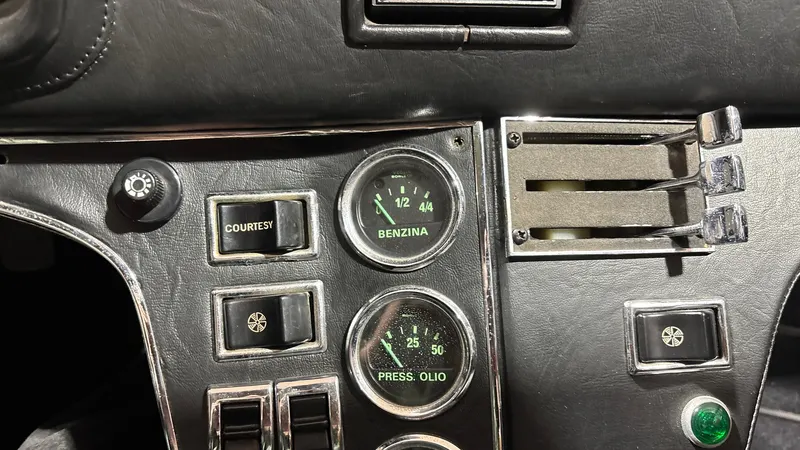 De Tomaso Pantera Push Button 20