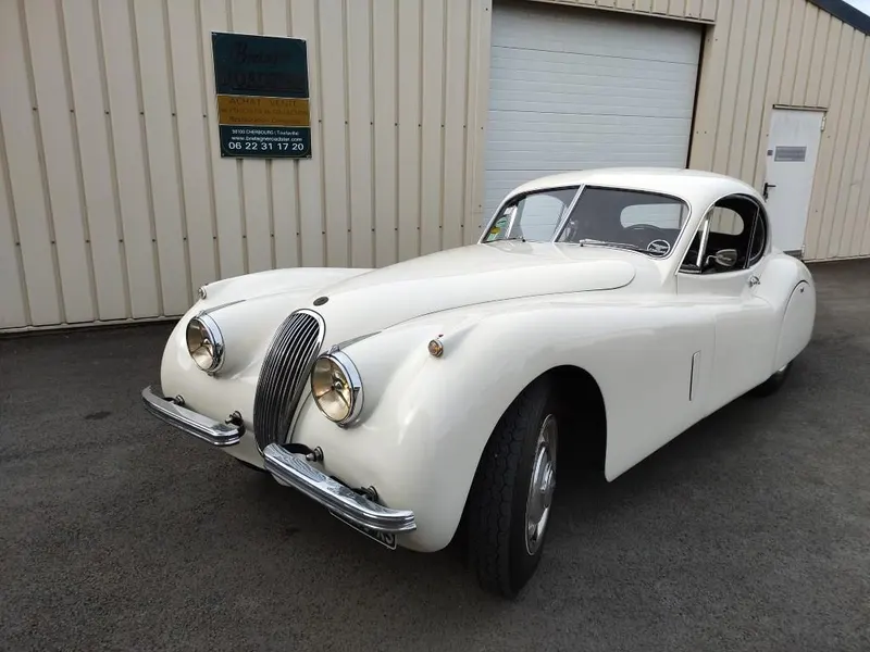 Jaguar XK 120 Coupe 11