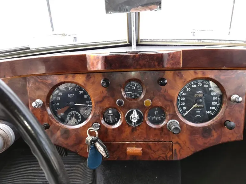 Jaguar XK 120 Coupe 4