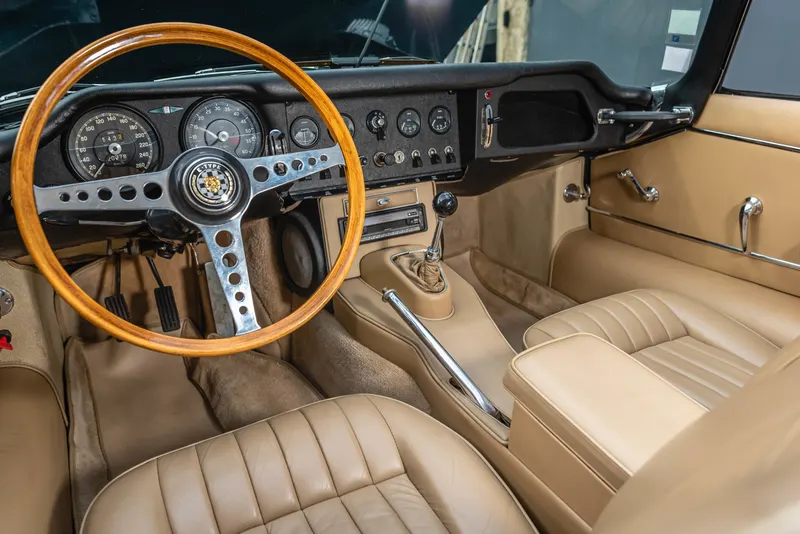 Jaguar Type E série 1 36