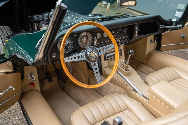 Jaguar Type E série 1 24