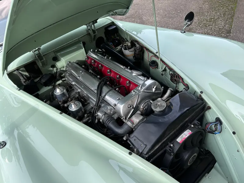 Jaguar XK120 Cab. 44