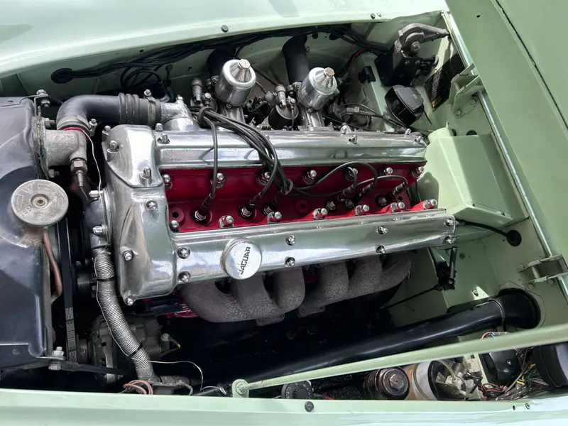Jaguar XK120 Cab. 48