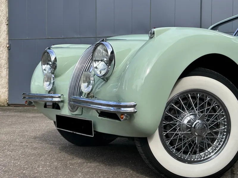 Jaguar XK120 Cab. 3