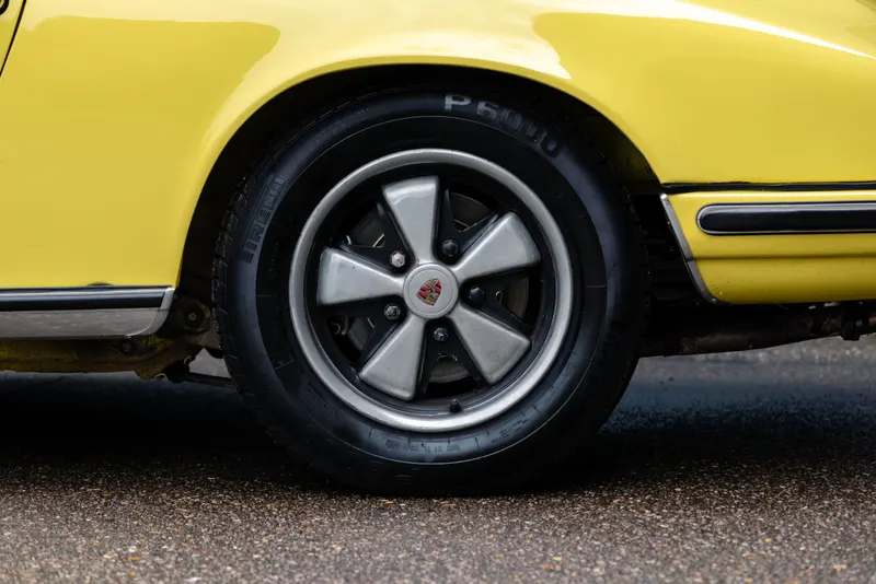 Porsche 2,2L T Targua 16