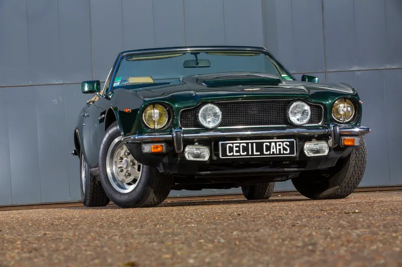 Aston Martin AM V8 série 1 32