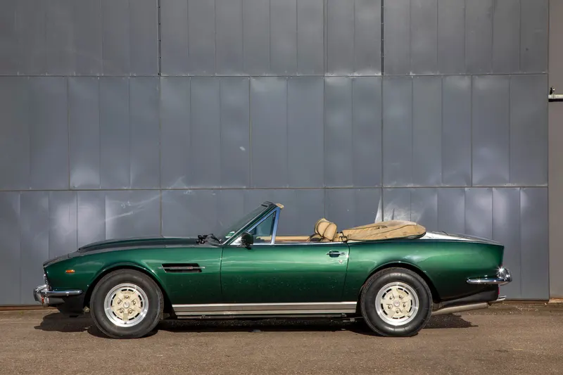 Aston Martin AM V8 série 1 11