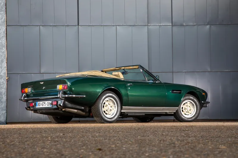 Aston Martin AM V8 série 1 9