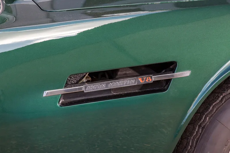 Aston Martin AM V8 série 1 27