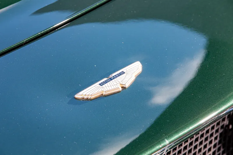 Aston Martin AM V8 série 1 30