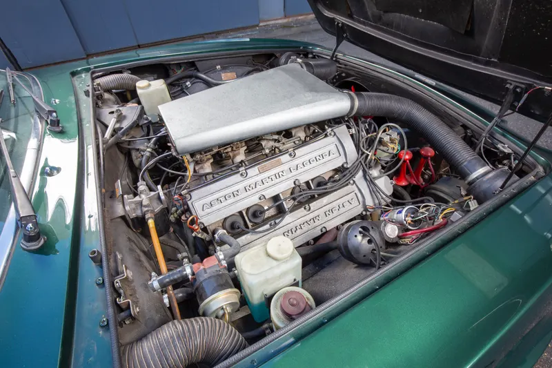 Aston Martin AM V8 série 1 25