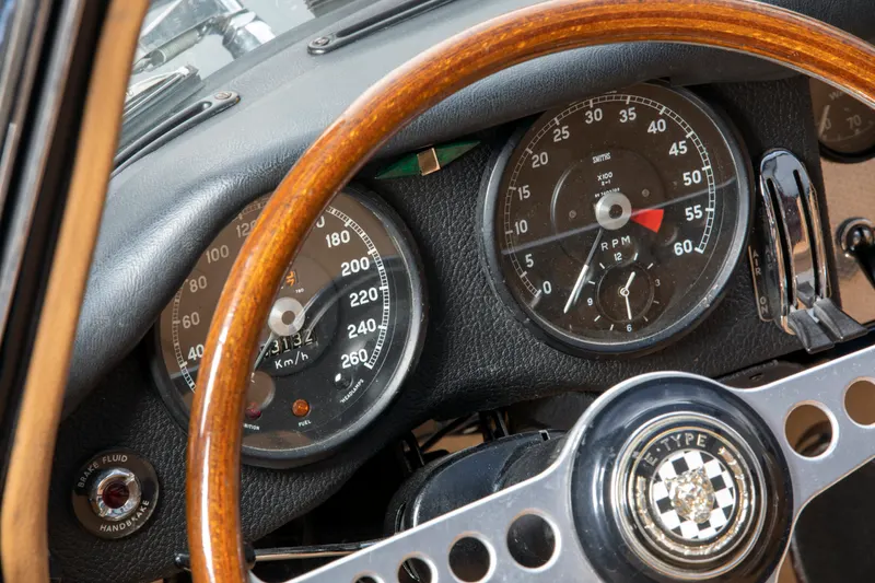 Jaguar Type E planchers plats 32