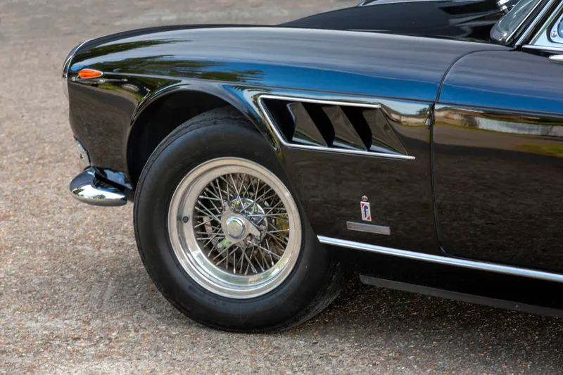 Ferrari 275 GTS 18