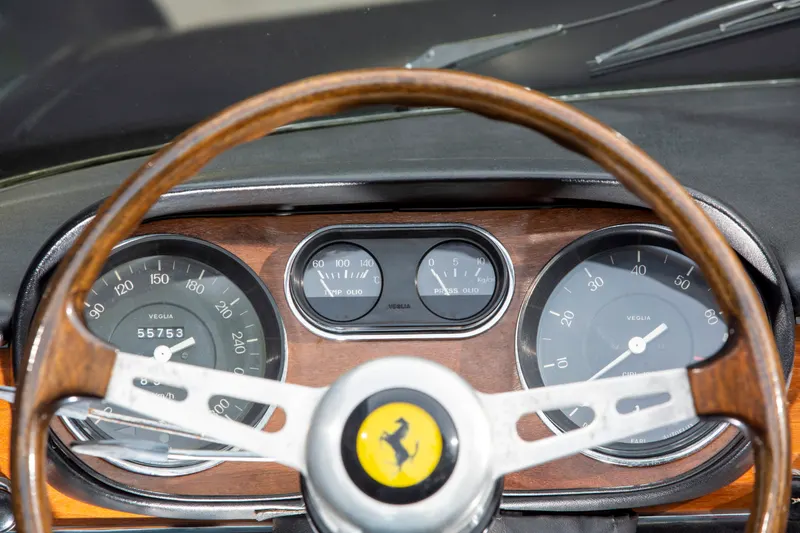 Ferrari 275 GTS 27