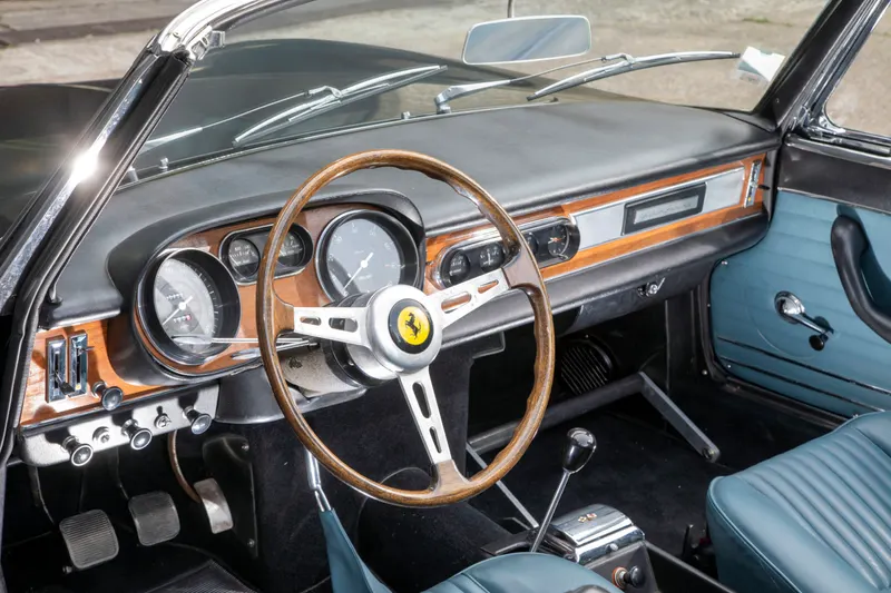 Ferrari 275 GTS 22