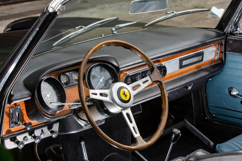 Ferrari 275 GTS 29