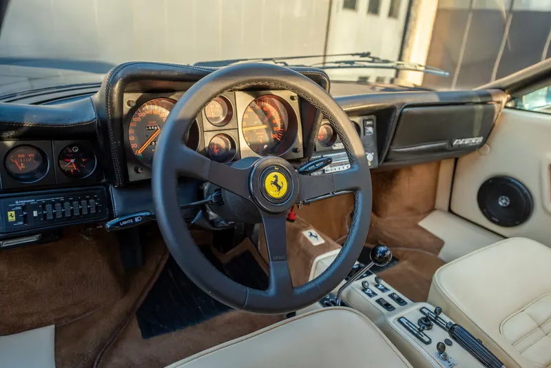 Ferrari BB512i 25