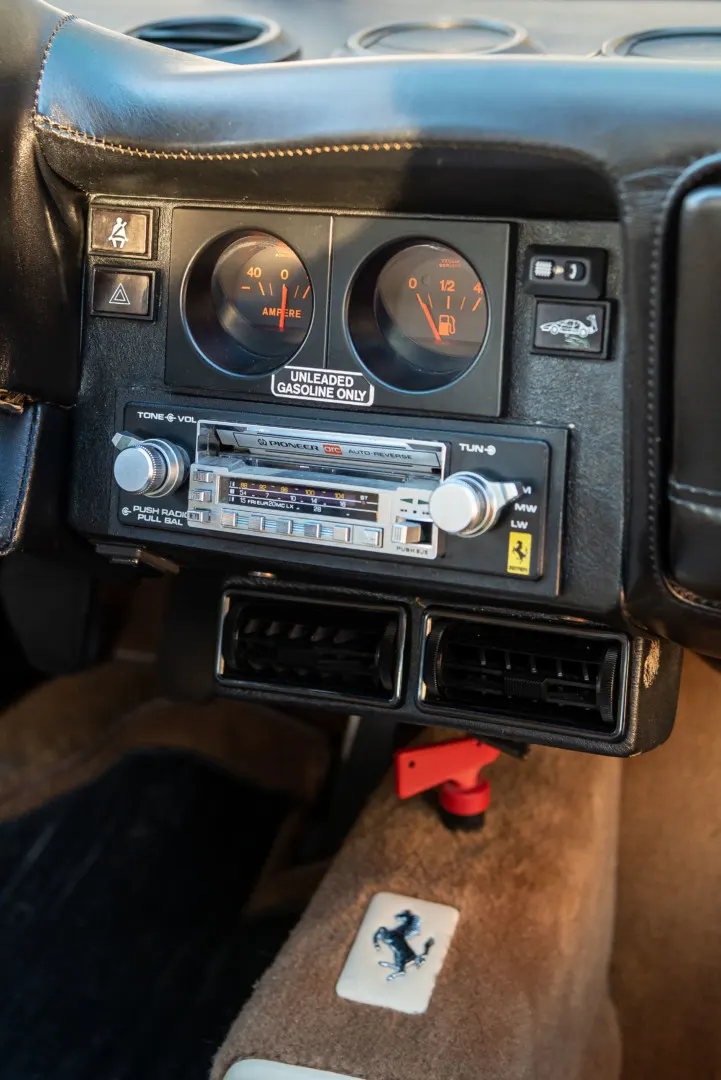 Ferrari BB512i 30