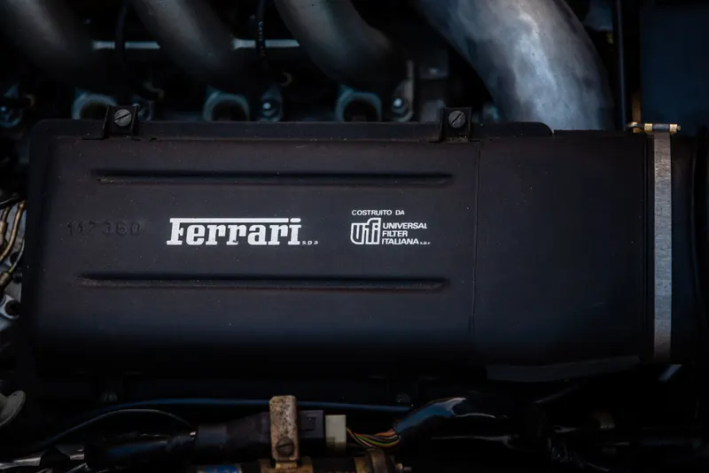 Ferrari BB512i 39