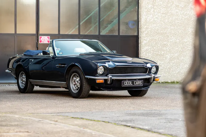 Aston Martin V8 Volante 3