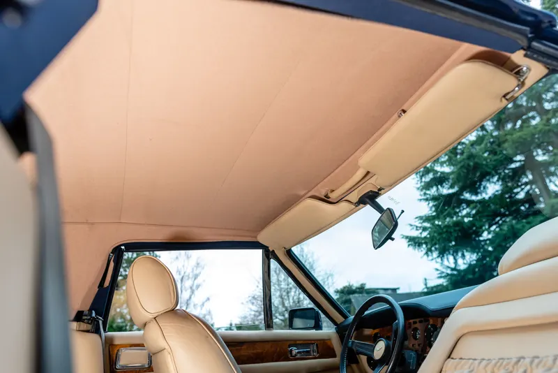 Aston Martin V8 Volante 56