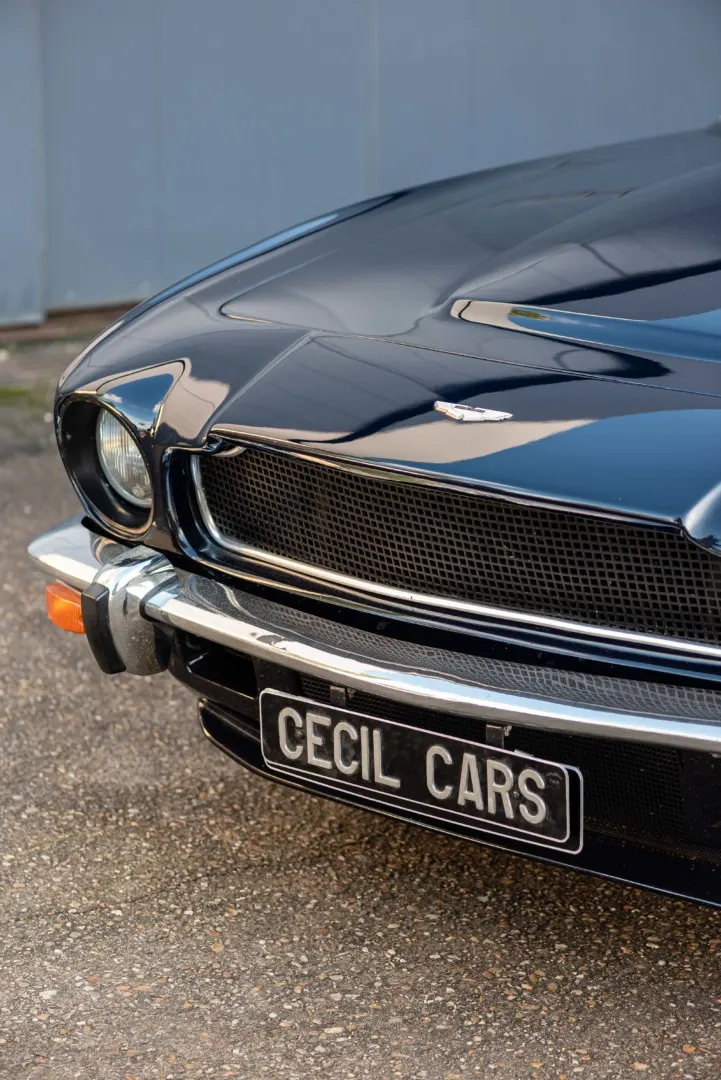 Aston Martin V8 Volante 12