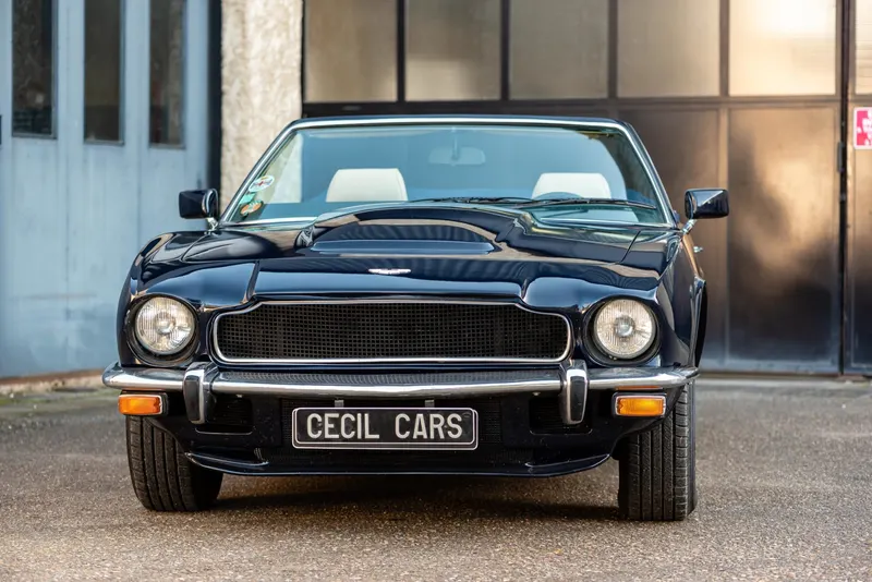 Aston Martin V8 Volante 7