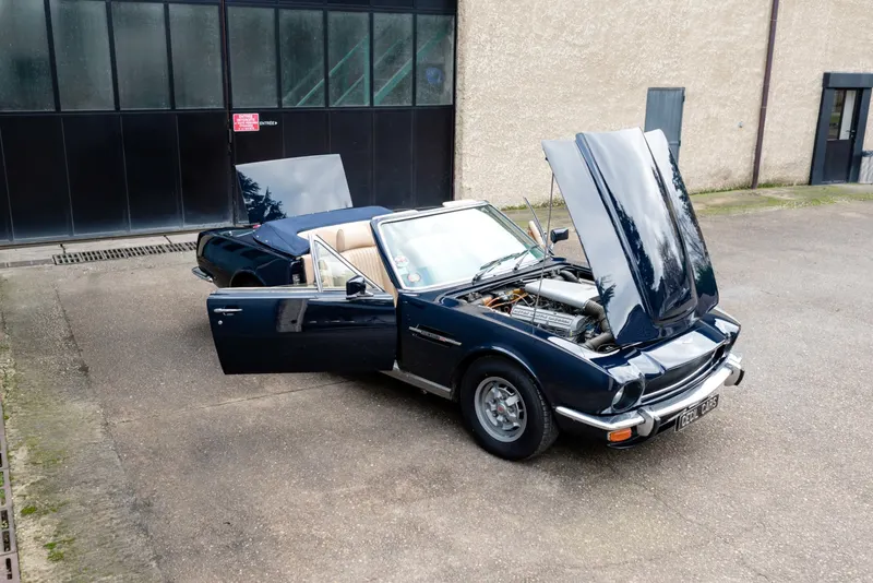 Aston Martin V8 Volante 61