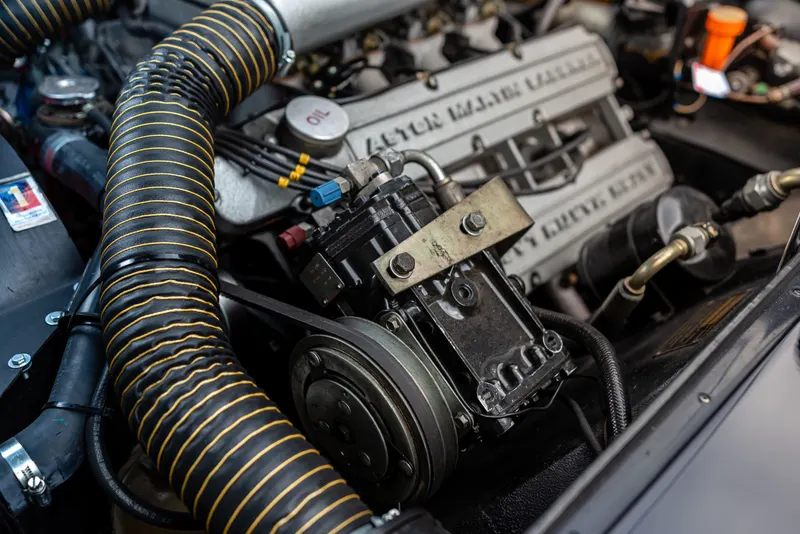 Aston Martin V8 Volante 64