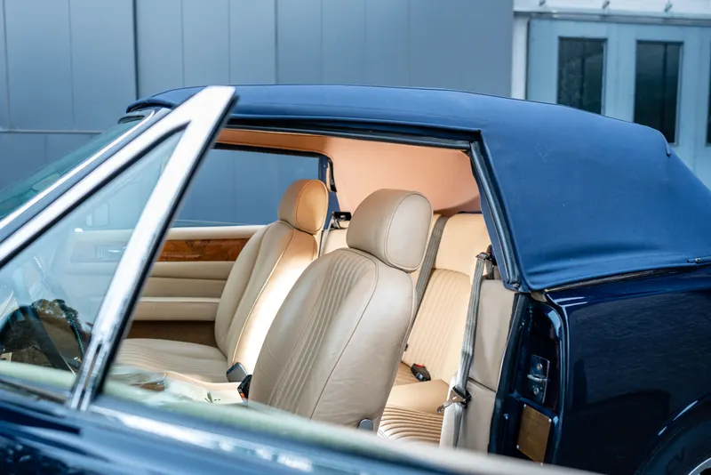 Aston Martin V8 Volante 20
