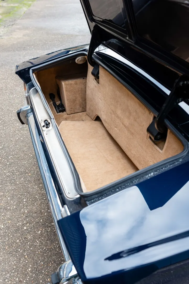 Aston Martin V8 Volante 59