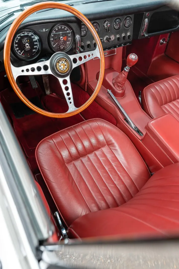 Jaguar Type E série 1 32