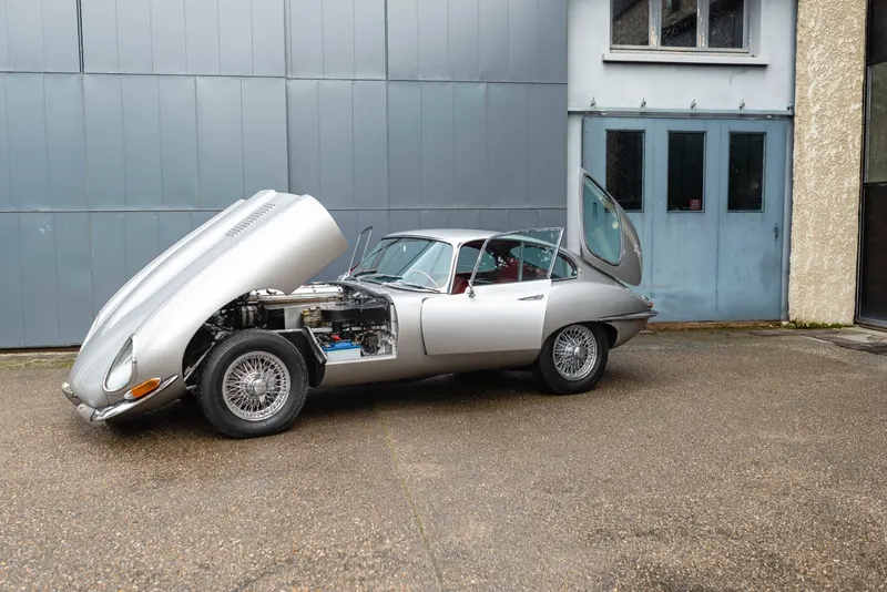 Jaguar Type E série 1 13